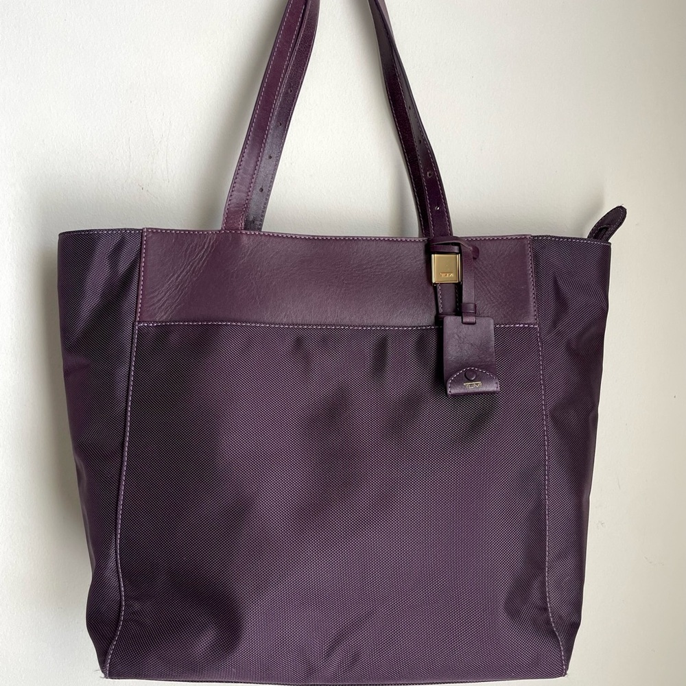 Tumi Larkin Nora Tote - Picture 3 of 11